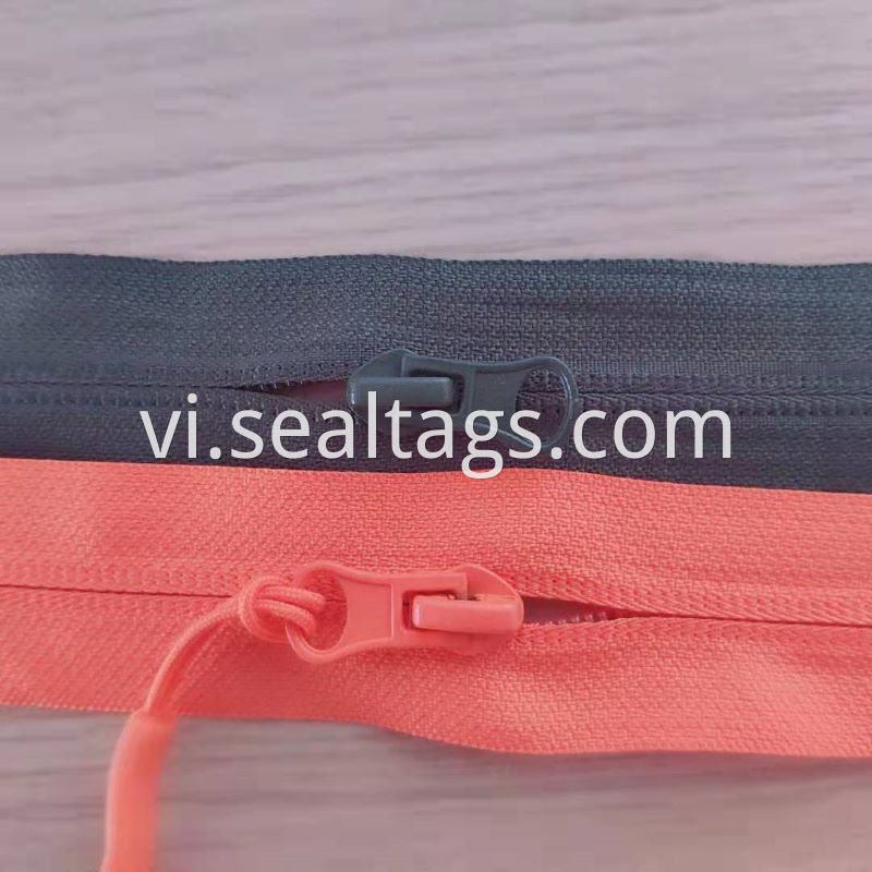 Red Zipper Helper